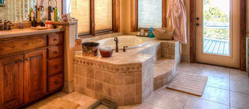 Master Bathtub, Master Suite